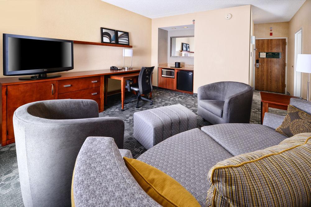 Courtyard By Marriott Dallas Richardson At Spring Valley Buitenkant foto