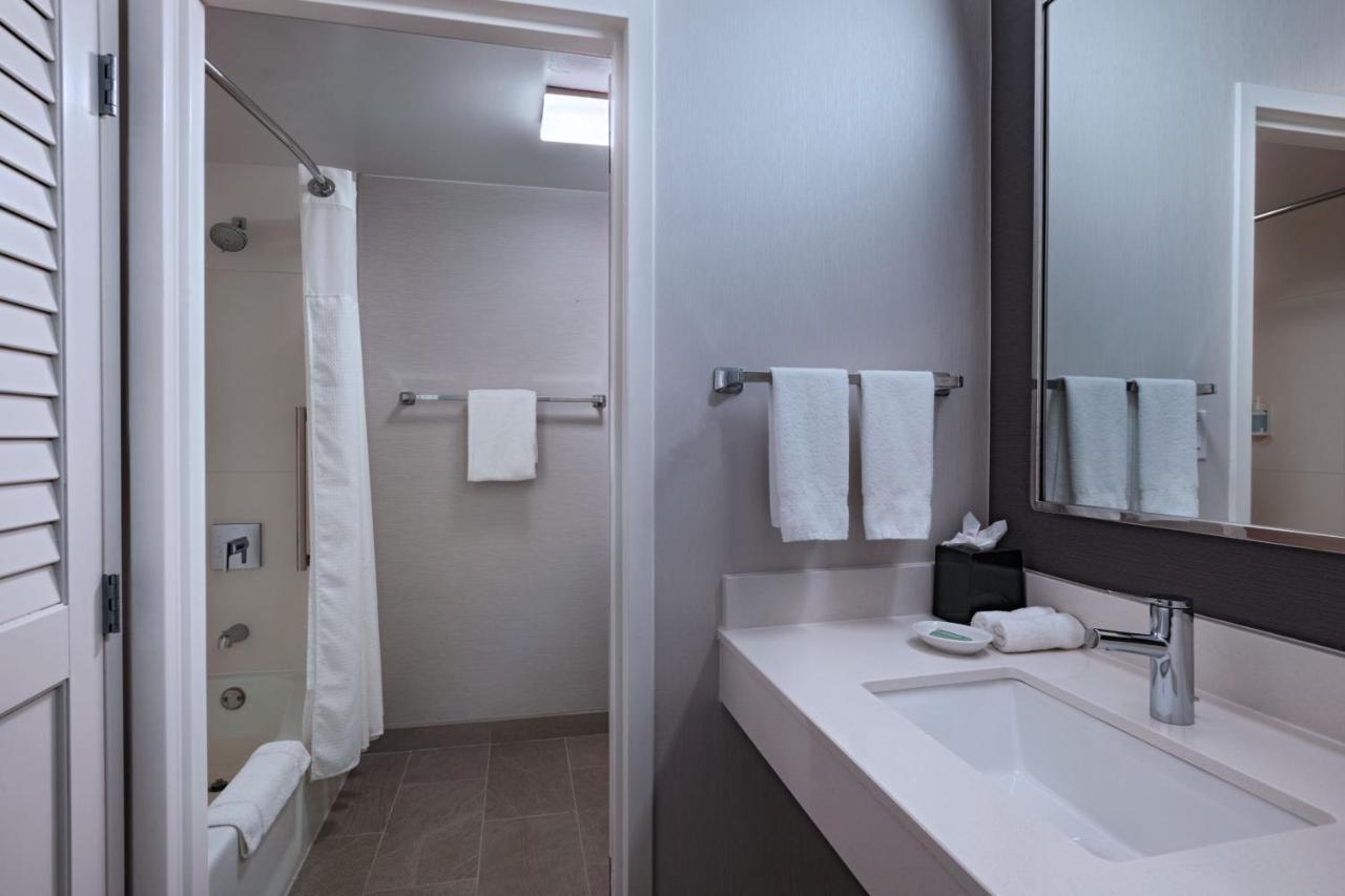 Courtyard By Marriott Dallas Richardson At Spring Valley Buitenkant foto