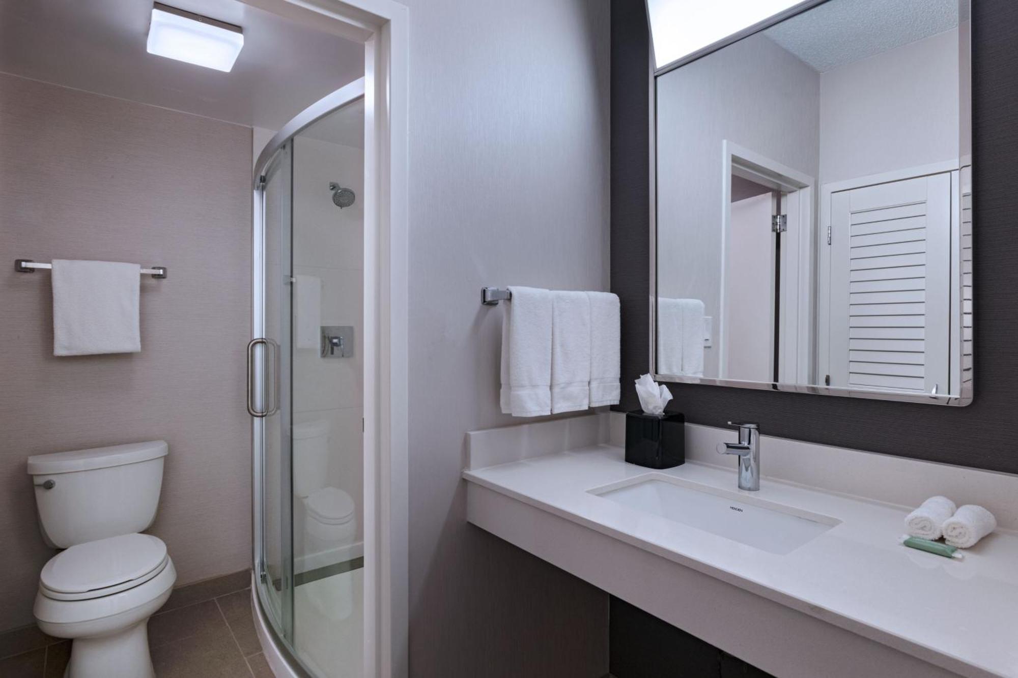 Courtyard By Marriott Dallas Richardson At Spring Valley Buitenkant foto