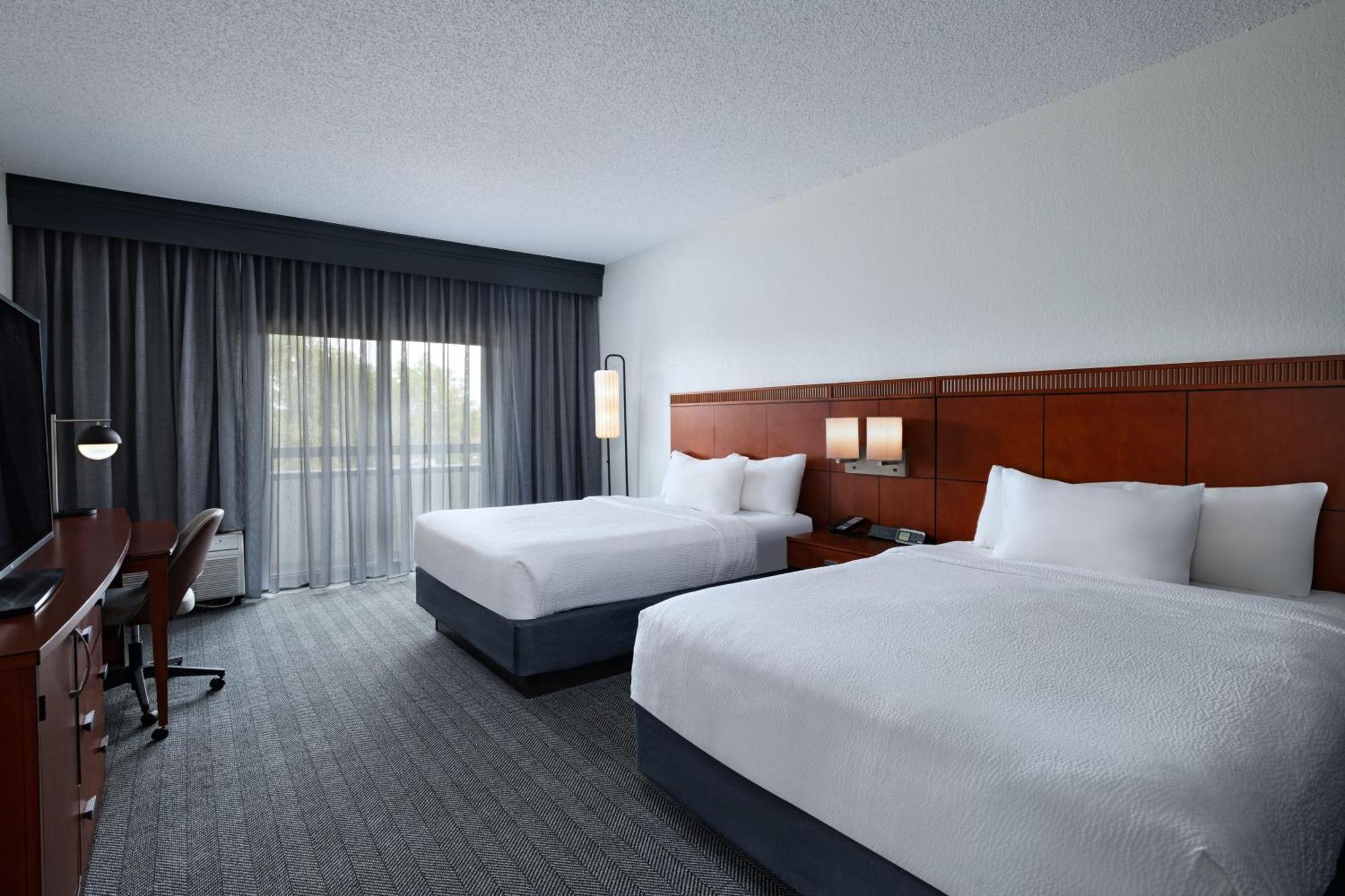 Courtyard By Marriott Dallas Richardson At Spring Valley Buitenkant foto