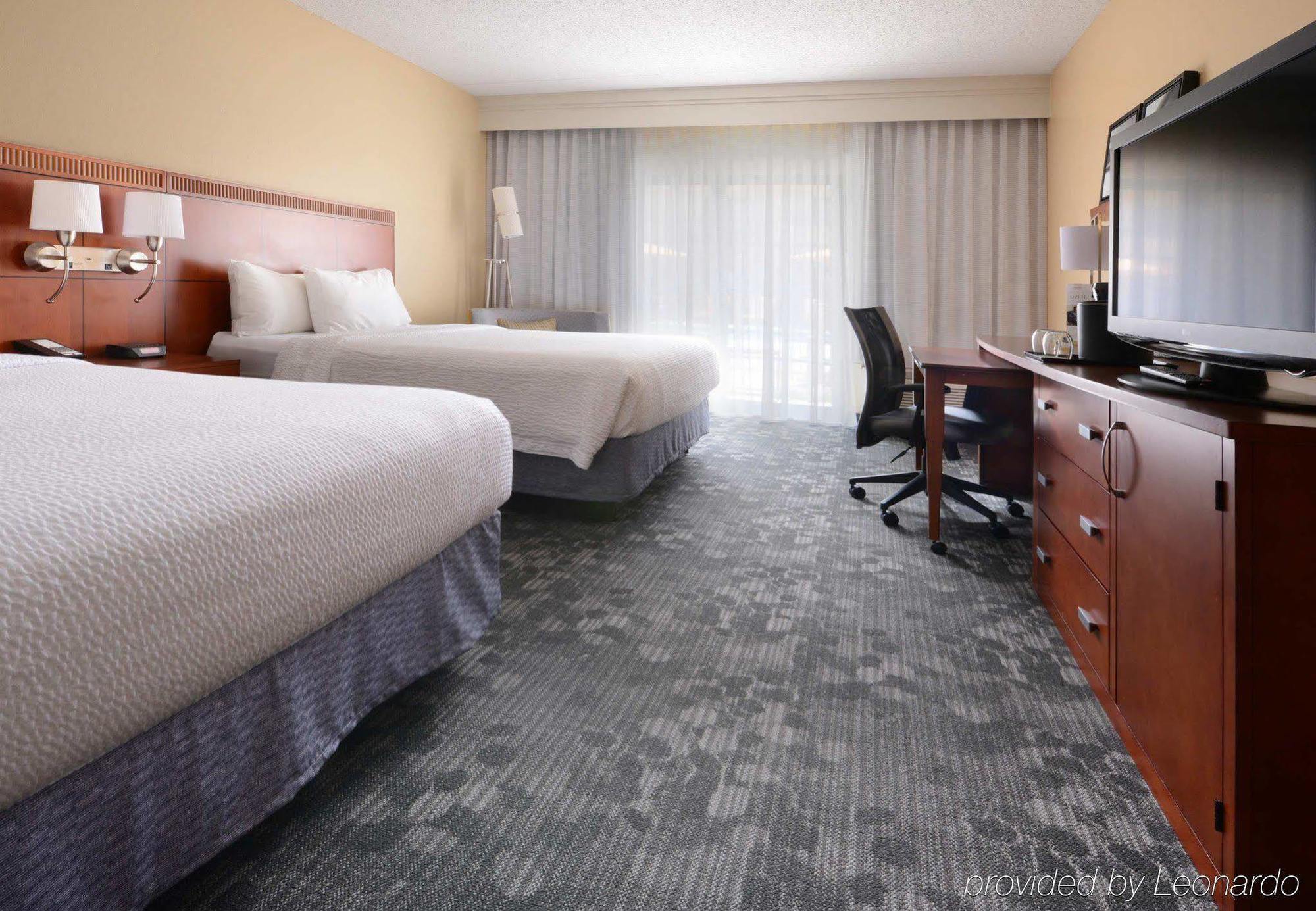 Courtyard By Marriott Dallas Richardson At Spring Valley Buitenkant foto