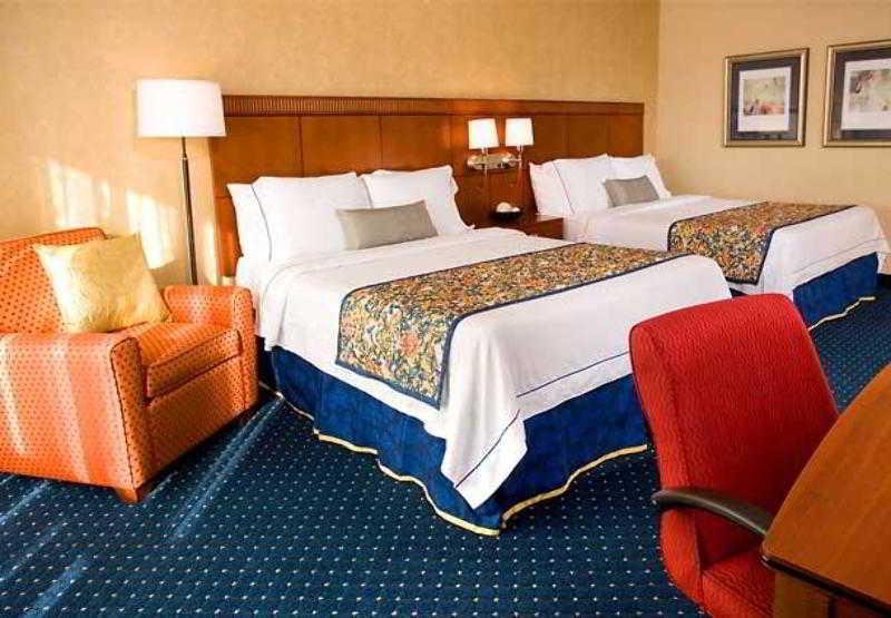 Courtyard By Marriott Dallas Richardson At Spring Valley Buitenkant foto