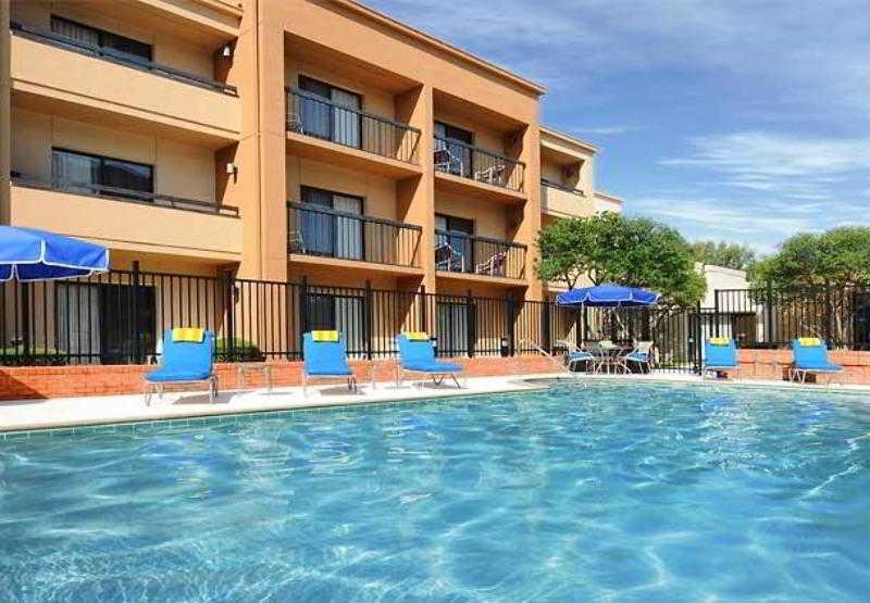 Courtyard By Marriott Dallas Richardson At Spring Valley Buitenkant foto