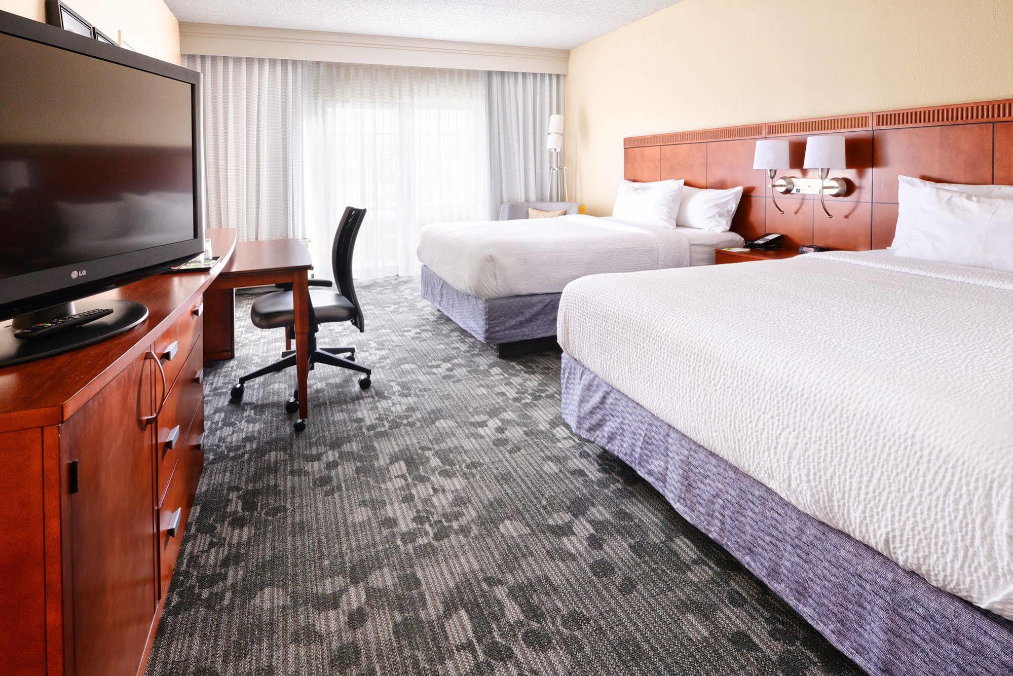 Courtyard By Marriott Dallas Richardson At Spring Valley Buitenkant foto