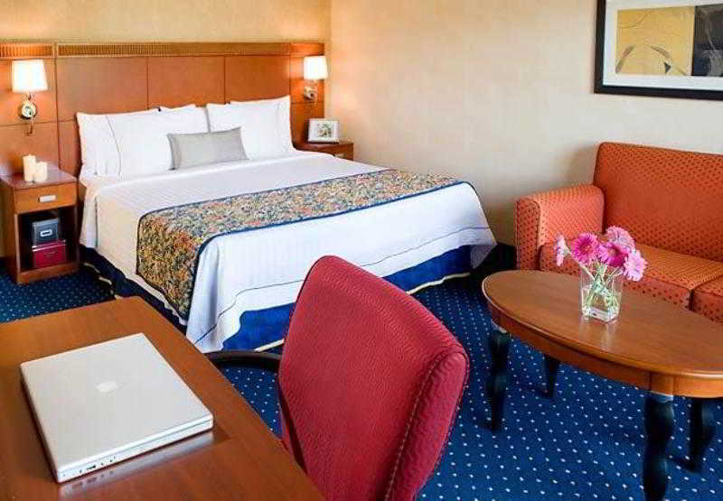 Courtyard By Marriott Dallas Richardson At Spring Valley Buitenkant foto
