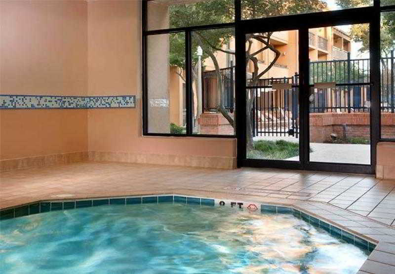 Courtyard By Marriott Dallas Richardson At Spring Valley Buitenkant foto